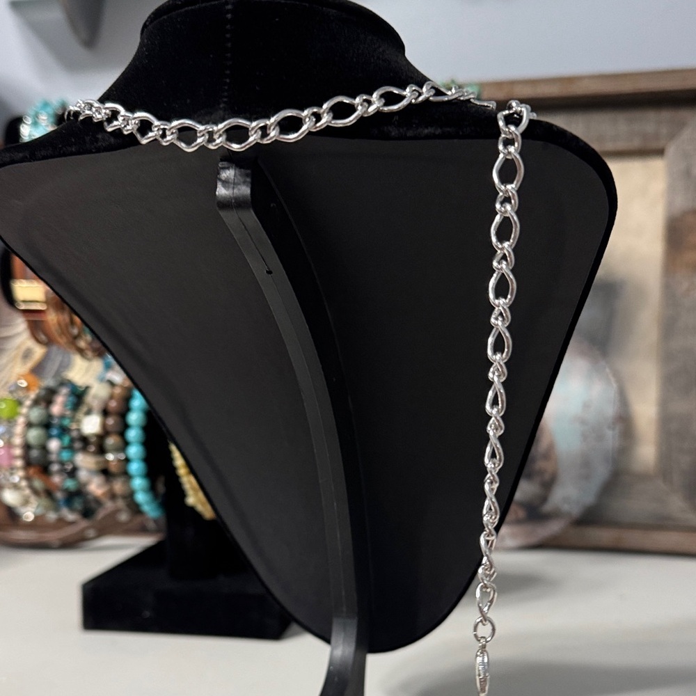 Elegant Green faceted Chalcedony Statement Necklace - Picture 2 of 4
